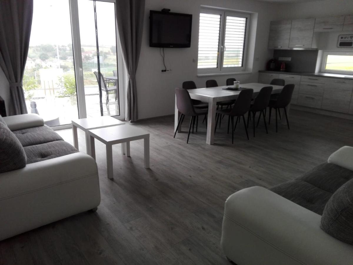 זנוימו Apartman U Rane Bobule מראה חיצוני תמונה